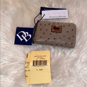 NWT Dooney and Bourke card holder